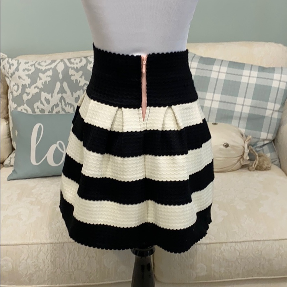 Anthro Girls From Savoy Black/Cream Striped Skirt - Picture 5 of 8
